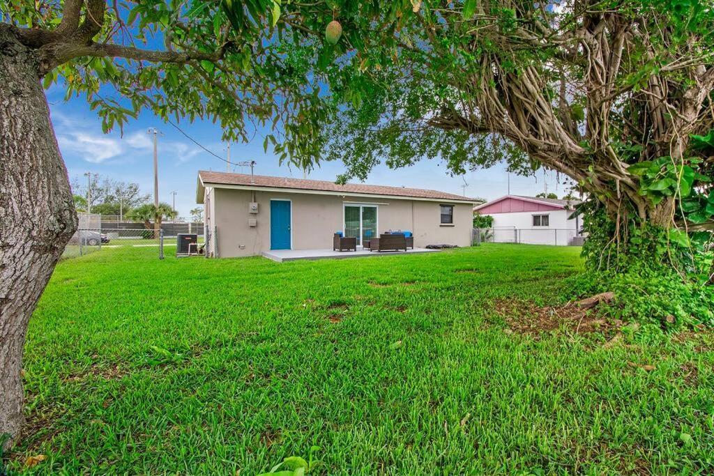 Modern Getaway Near The Beach With Room For A Boat West Palm Beach Zewnętrze zdjęcie