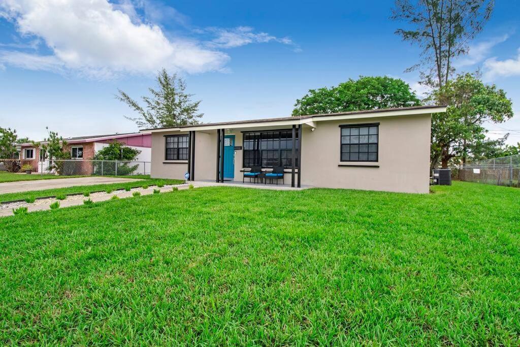 Modern Getaway Near The Beach With Room For A Boat West Palm Beach Zewnętrze zdjęcie