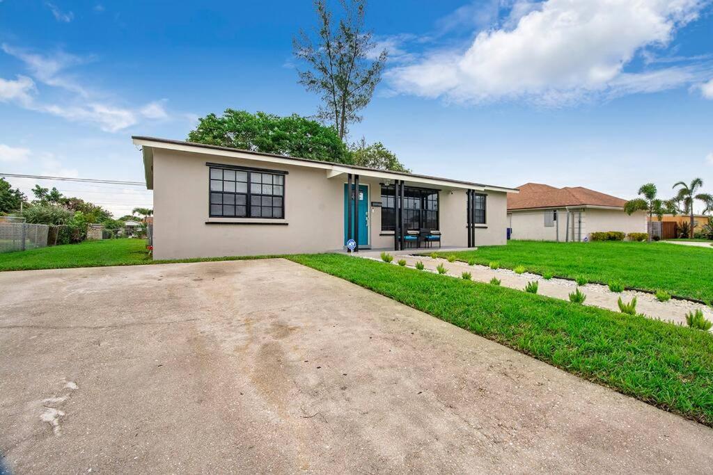 Modern Getaway Near The Beach With Room For A Boat West Palm Beach Zewnętrze zdjęcie